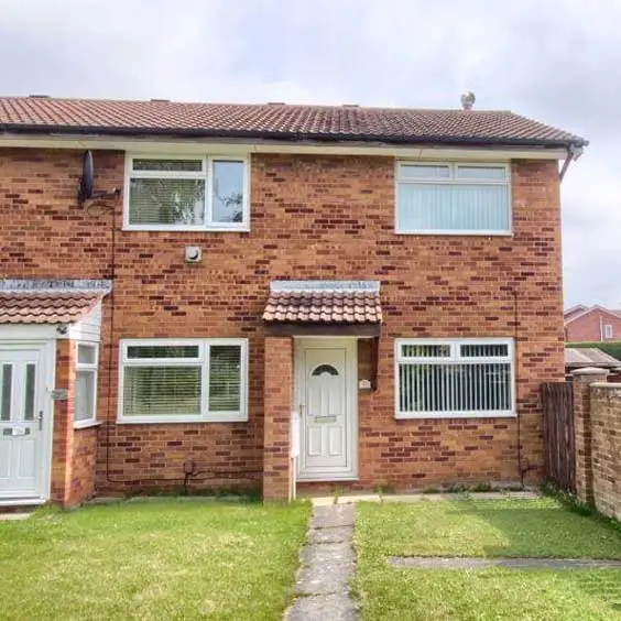 The front of a 3-bed semi detached house in the Lowfields area of Ingleby Barwick, Stocotkon-on-Tees.